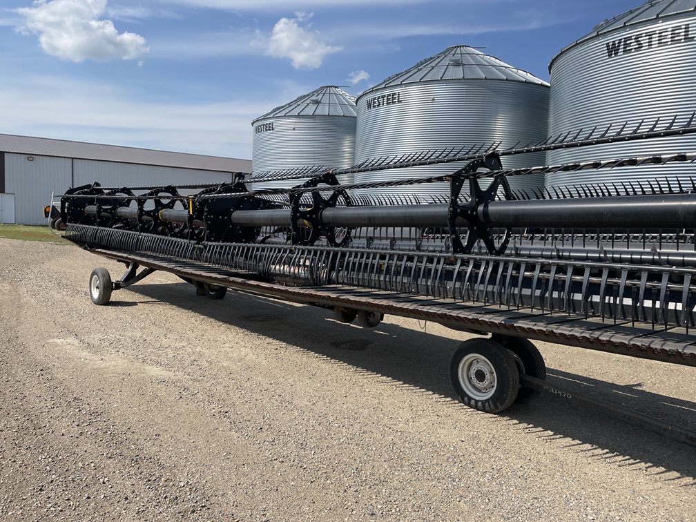 2019 MacDon FD140 Header Combine