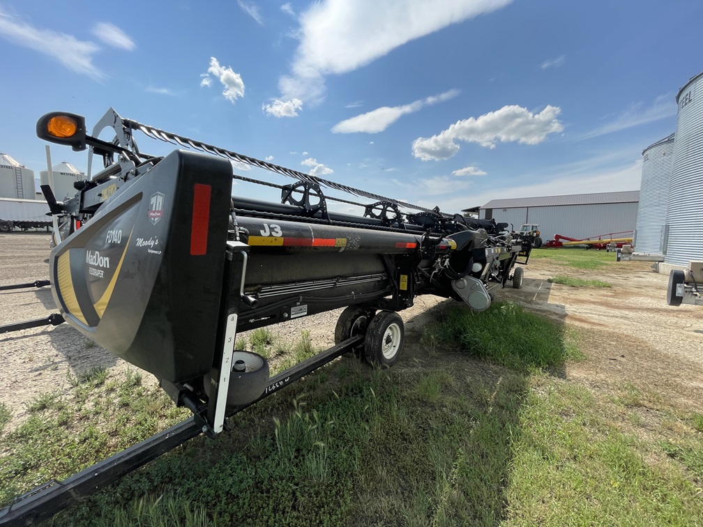 2019 MacDon FD140 Header Combine