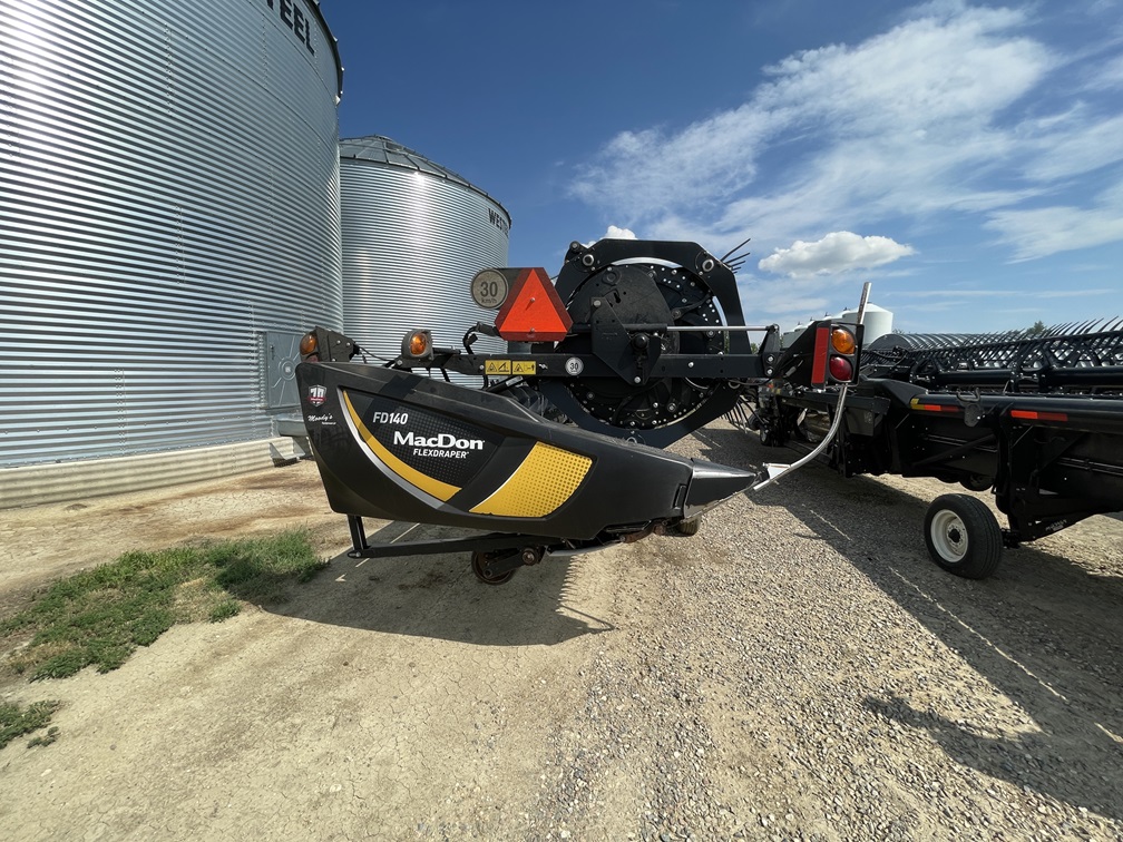 2019 MacDon FD140 Header Combine