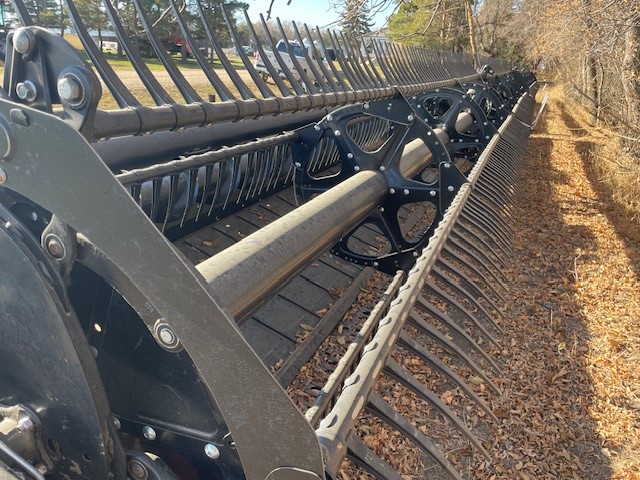 2022 MacDon FD140 Header Combine