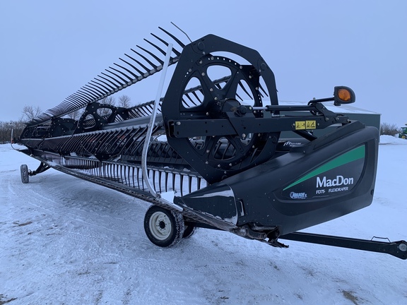 2015 MacDon FD75-45 Header Combine