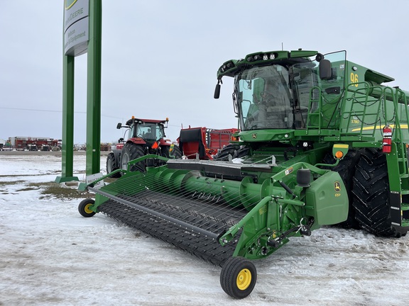 2018 John Deere 615P Header Combine