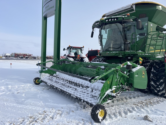 2017 John Deere 615P Header Combine