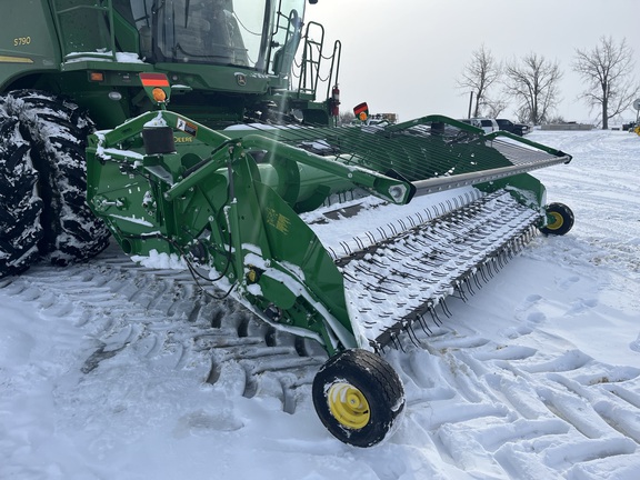 2017 John Deere 615P Header Combine