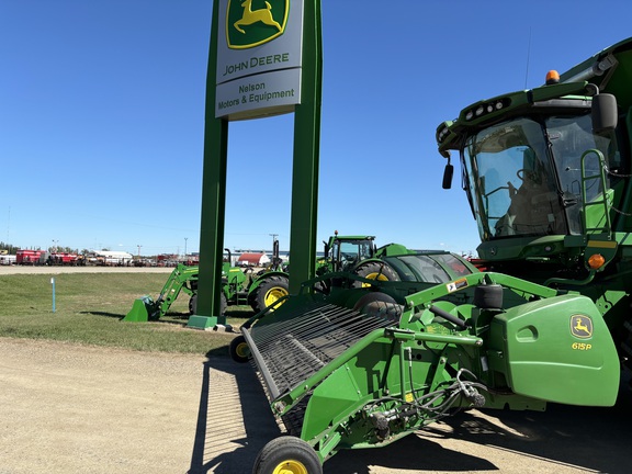 2012 John Deere 615P Header Combine