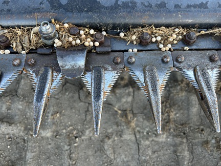 2009 MacDon D60-40 Header Combine