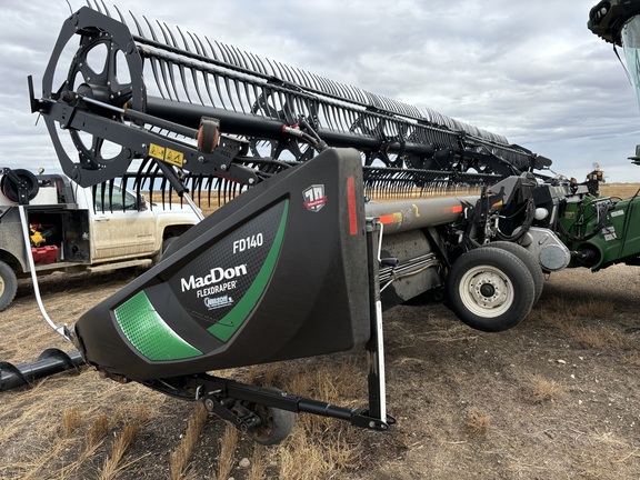 2019 MacDon FD140 Header Combine