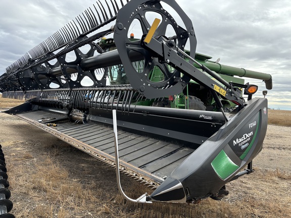 2019 MacDon FD140 Header Combine