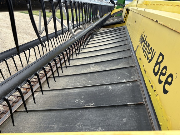 2004 John Deere 4895 Windrower