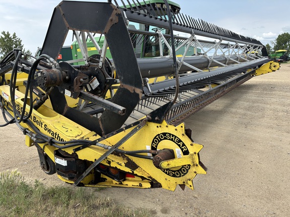 2004 John Deere 4895 Windrower