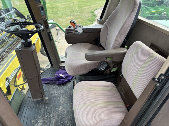 2004 John Deere 4895 Windrower