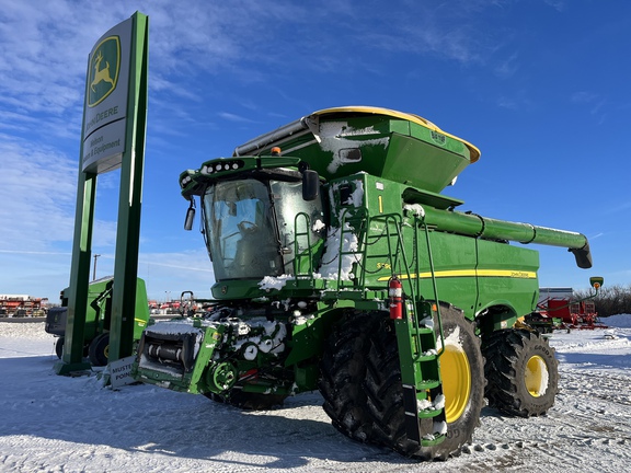 2020 John Deere S790 Combine