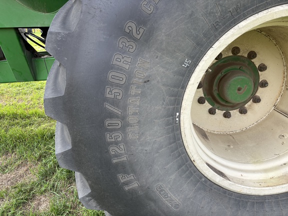 2015 Brent 1386 Grain Cart