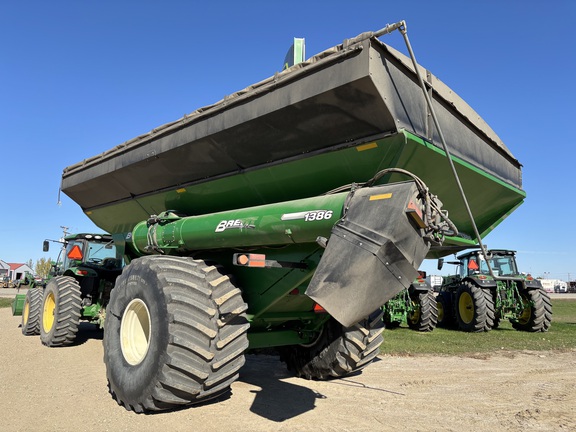 2015 Brent 1386 Grain Cart