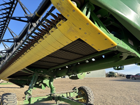 2023 John Deere HD40R Header Combine