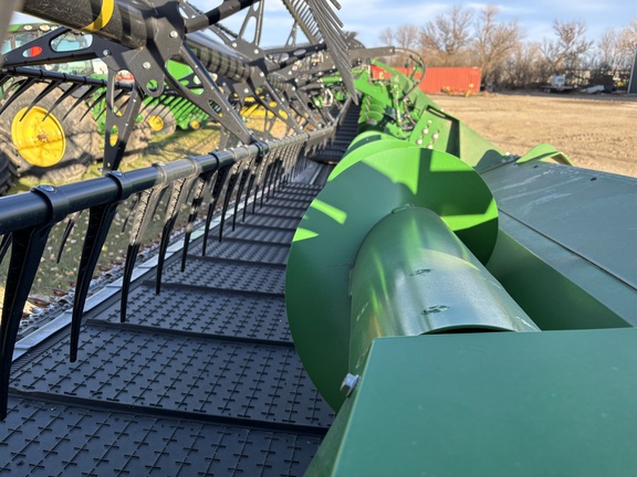 2023 John Deere HD40R Header Combine