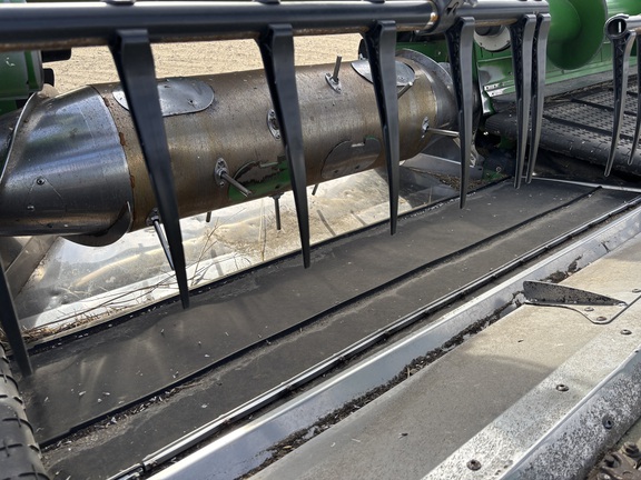 2021 John Deere HD40R Header Combine