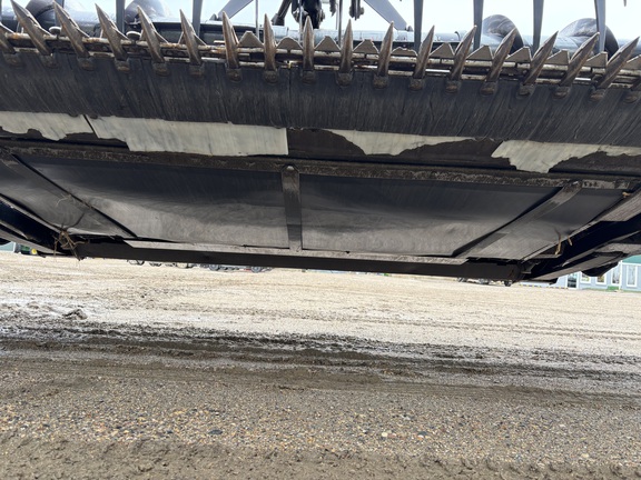 2011 MacDon FD70-40 Header Combine