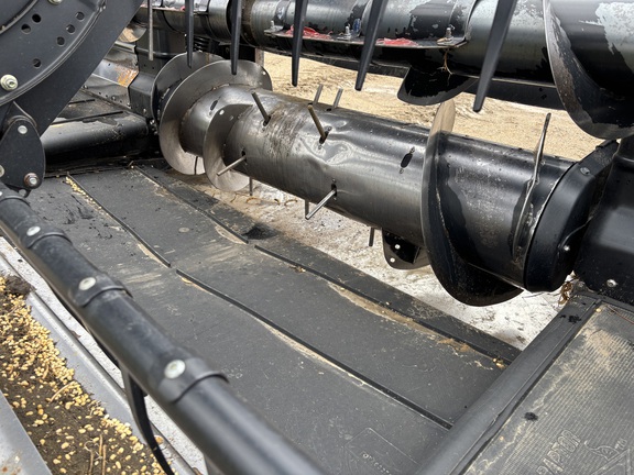 2011 MacDon FD70-40 Header Combine