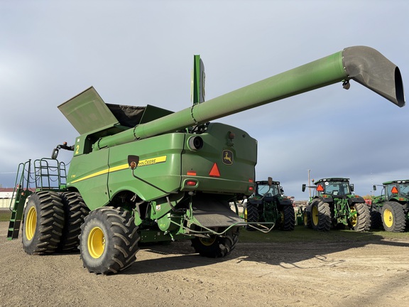 2019 John Deere S780 Combine