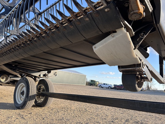 2019 MacDon FD140 Header Combine