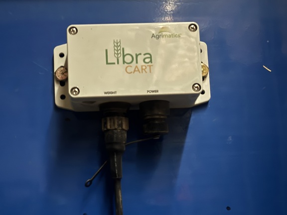 2014 Demco 850 Grain Cart