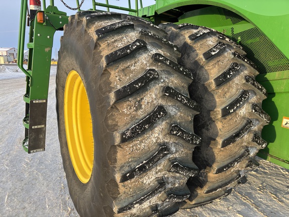 2017 John Deere S680 Combine