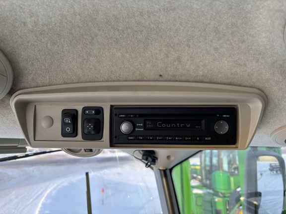 2017 John Deere S680 Combine