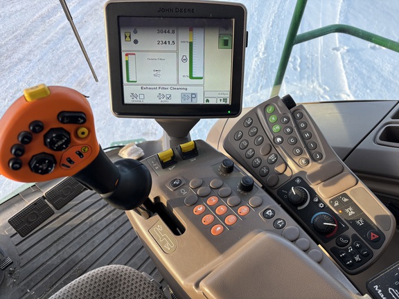 2017 John Deere S680 Combine