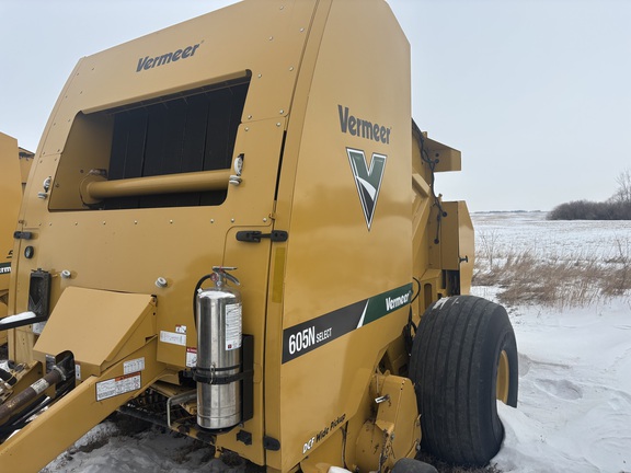 2017 Vermeer 605N Select Baler/Round