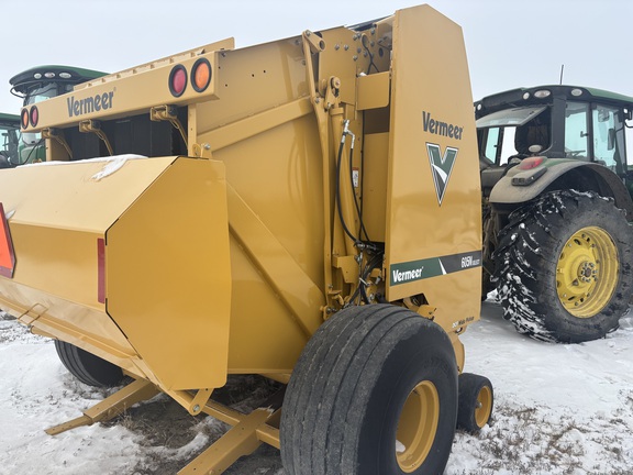 2017 Vermeer 605N Select Baler/Round