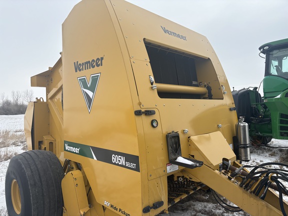 2017 Vermeer 605N Select Baler/Round