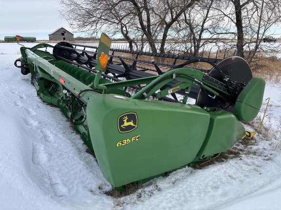 2014 John Deere 635FD Header Combine