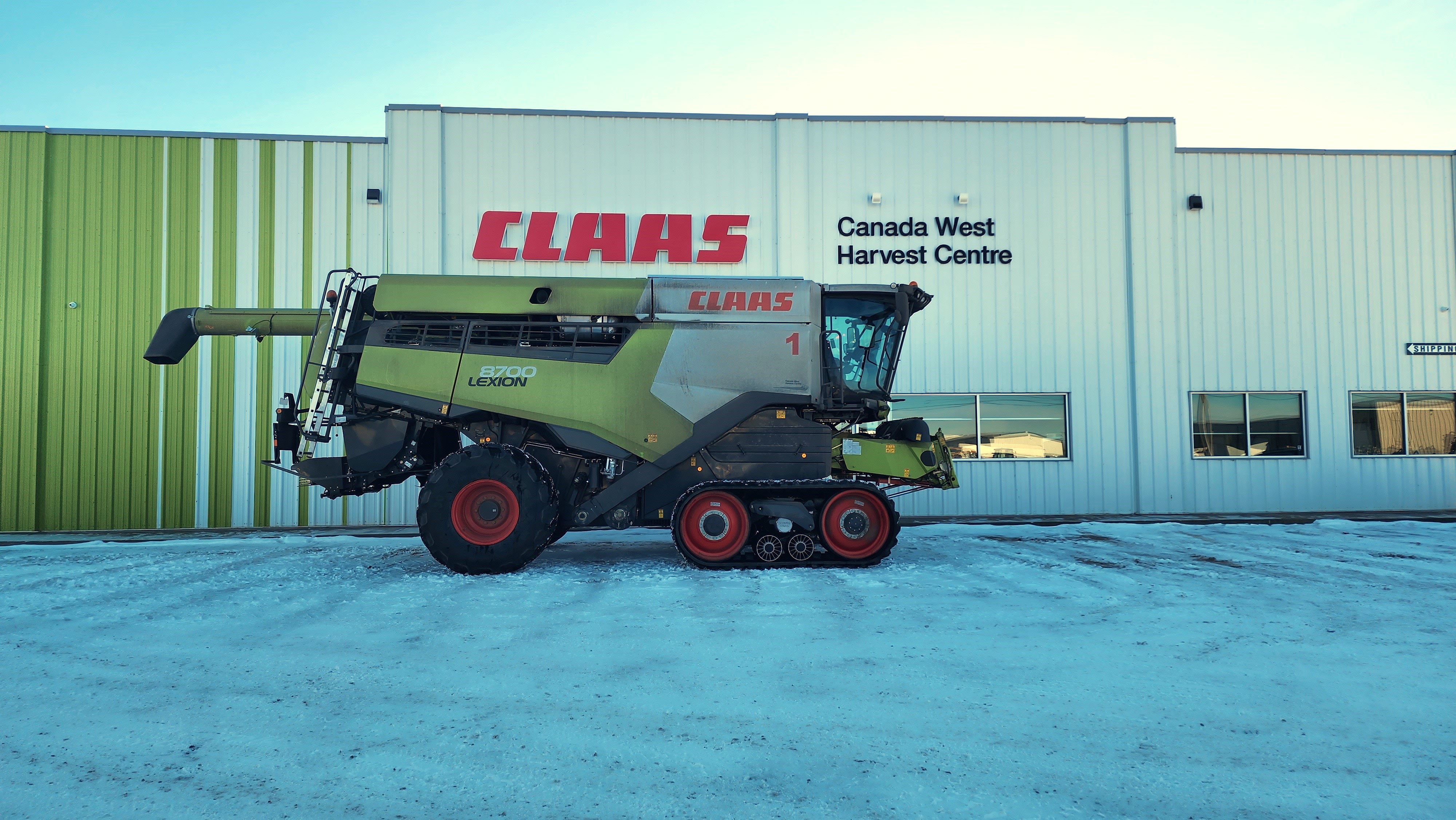 2022 CLAAS 8700TT Combine