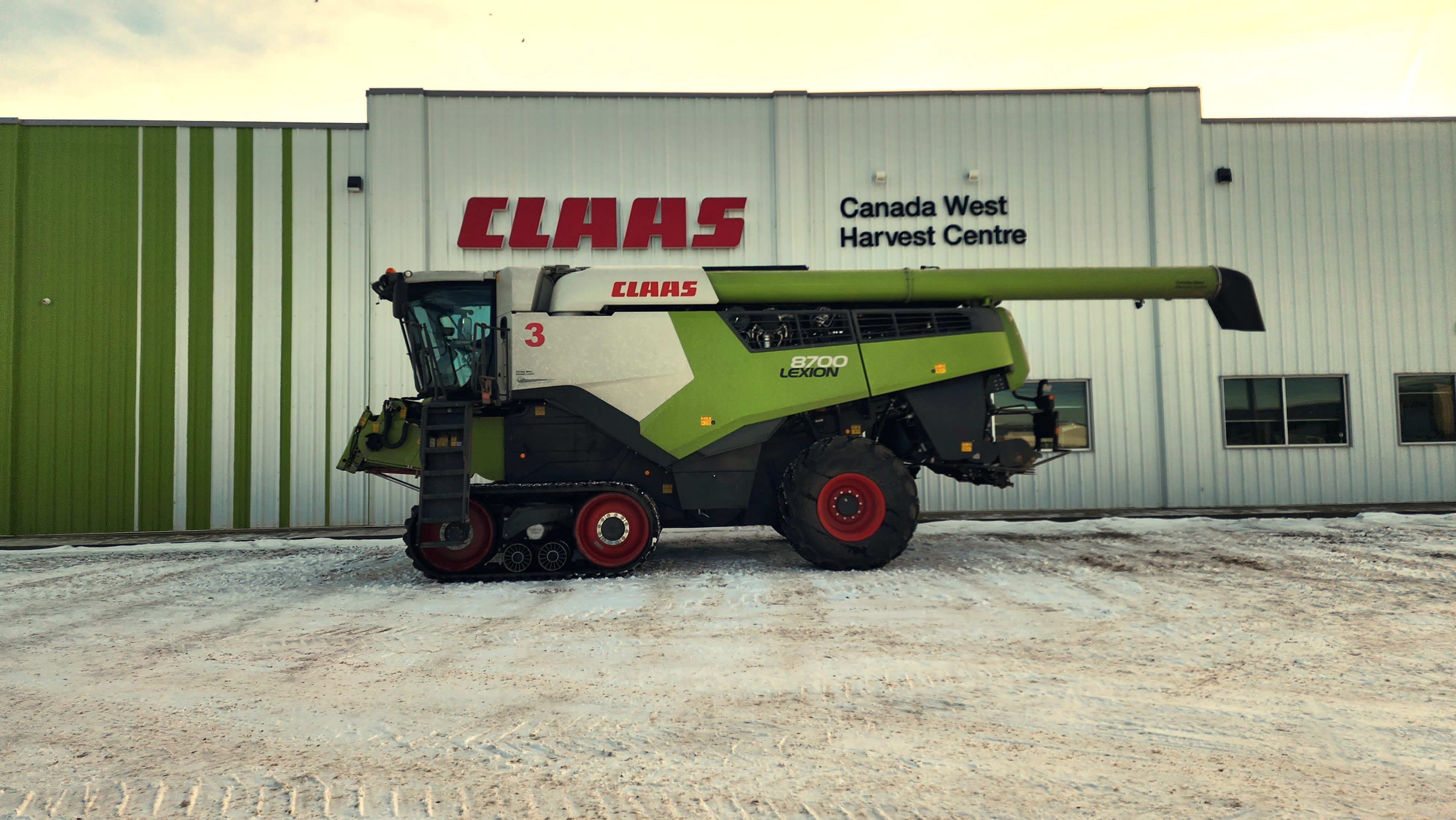 2022 CLAAS 8700TT Combine