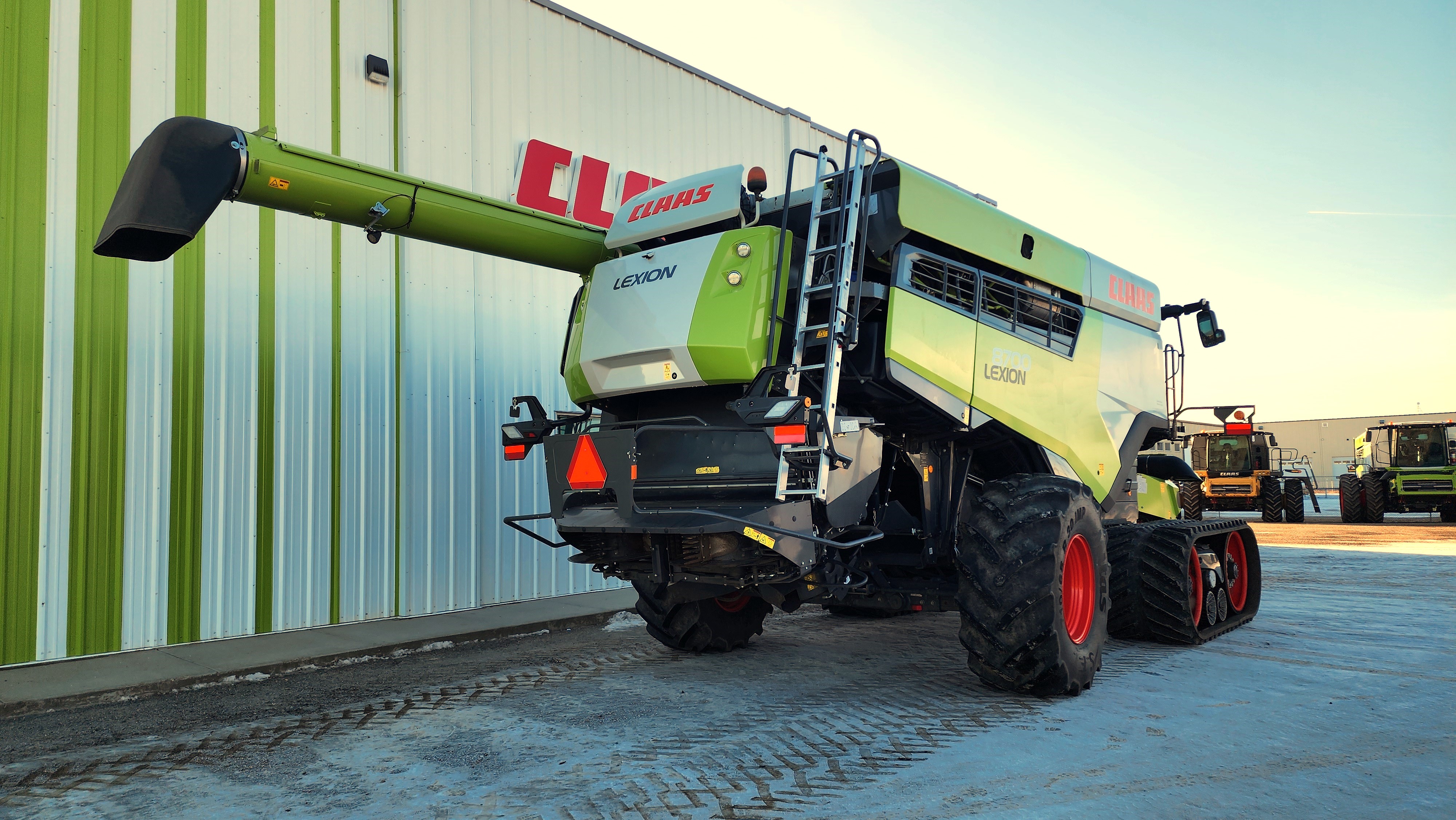 2022 CLAAS 8700TT Combine