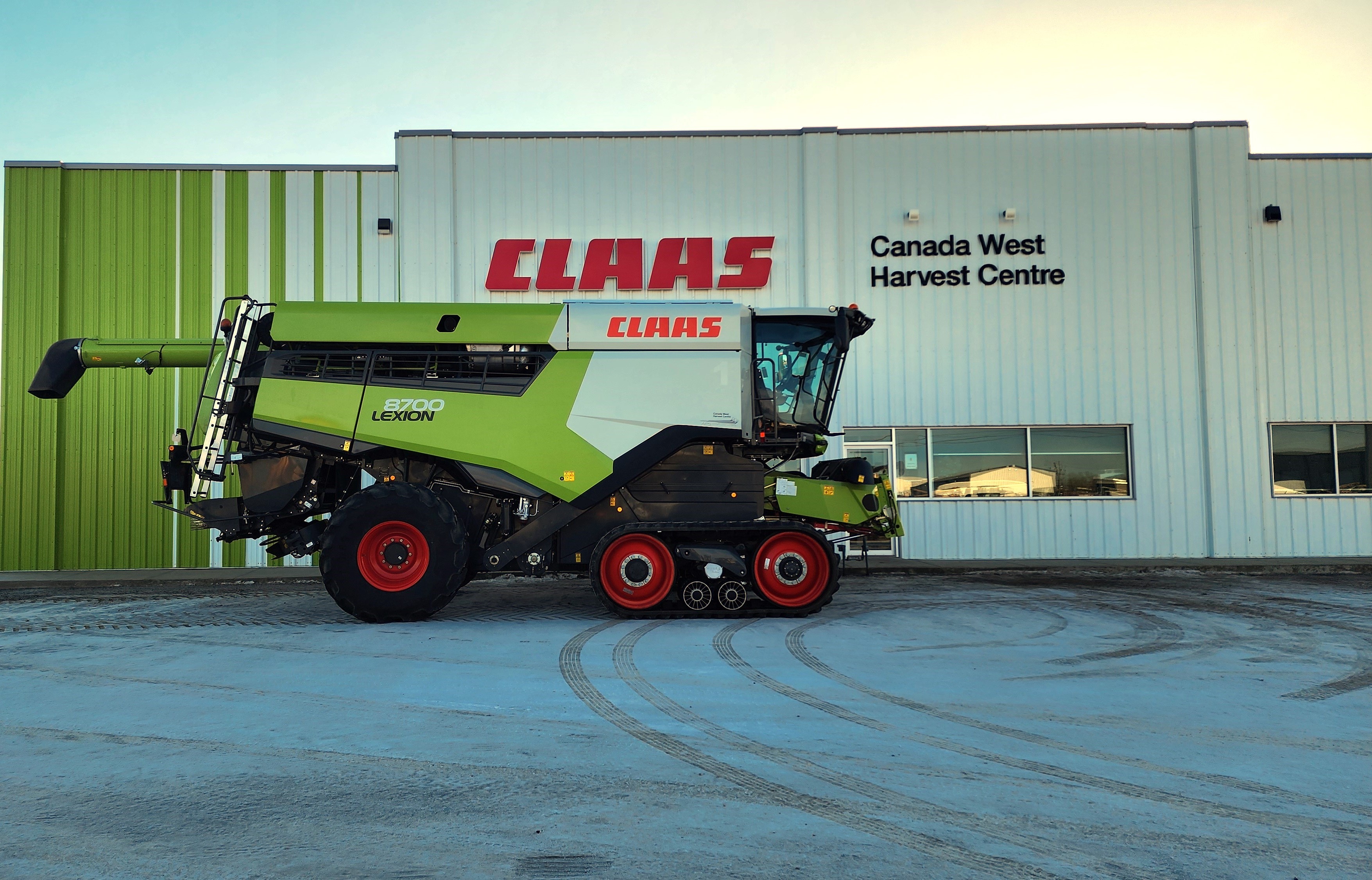 2022 CLAAS 8700TT Combine