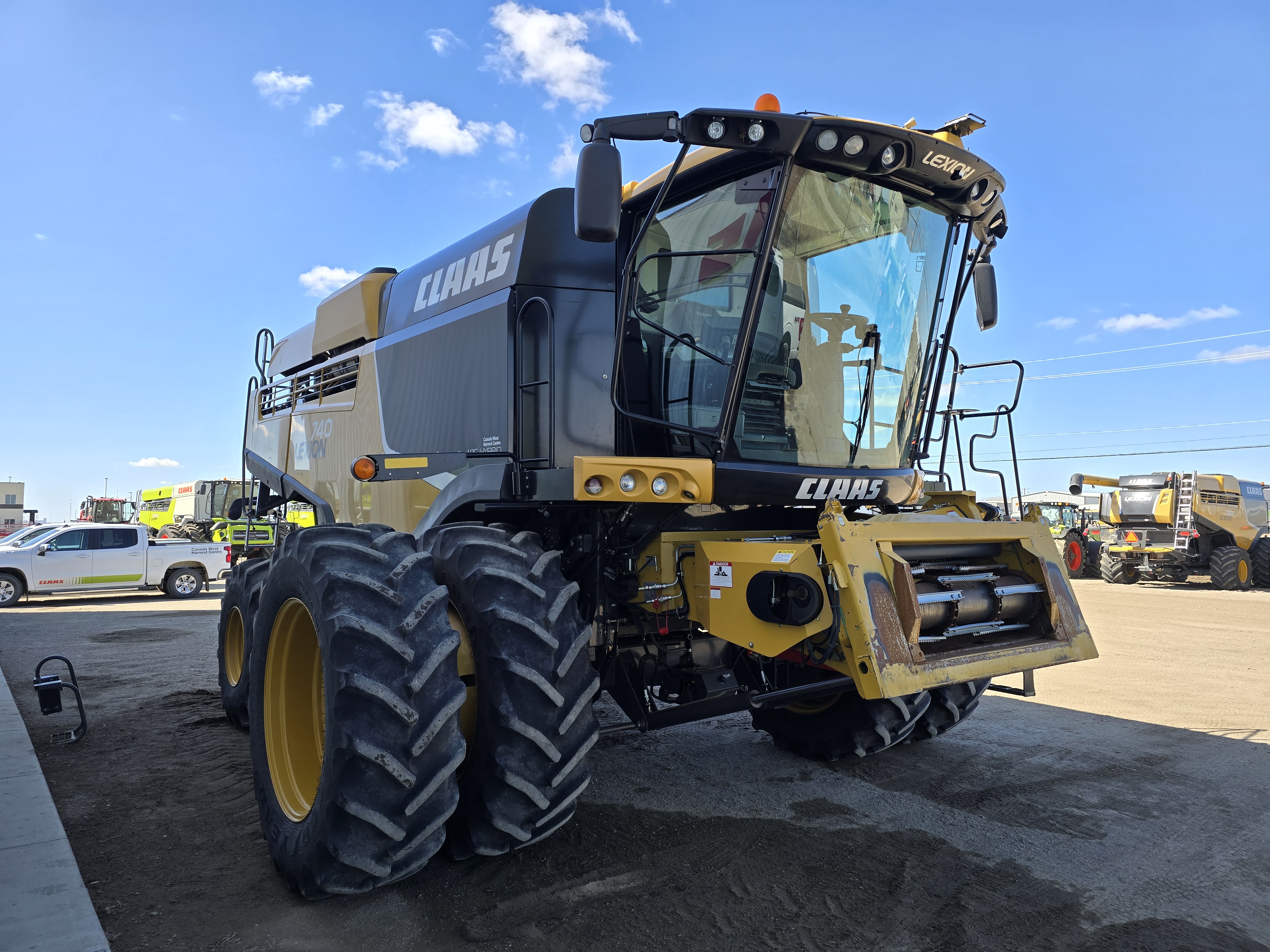 2014 CLAAS 740 Combine