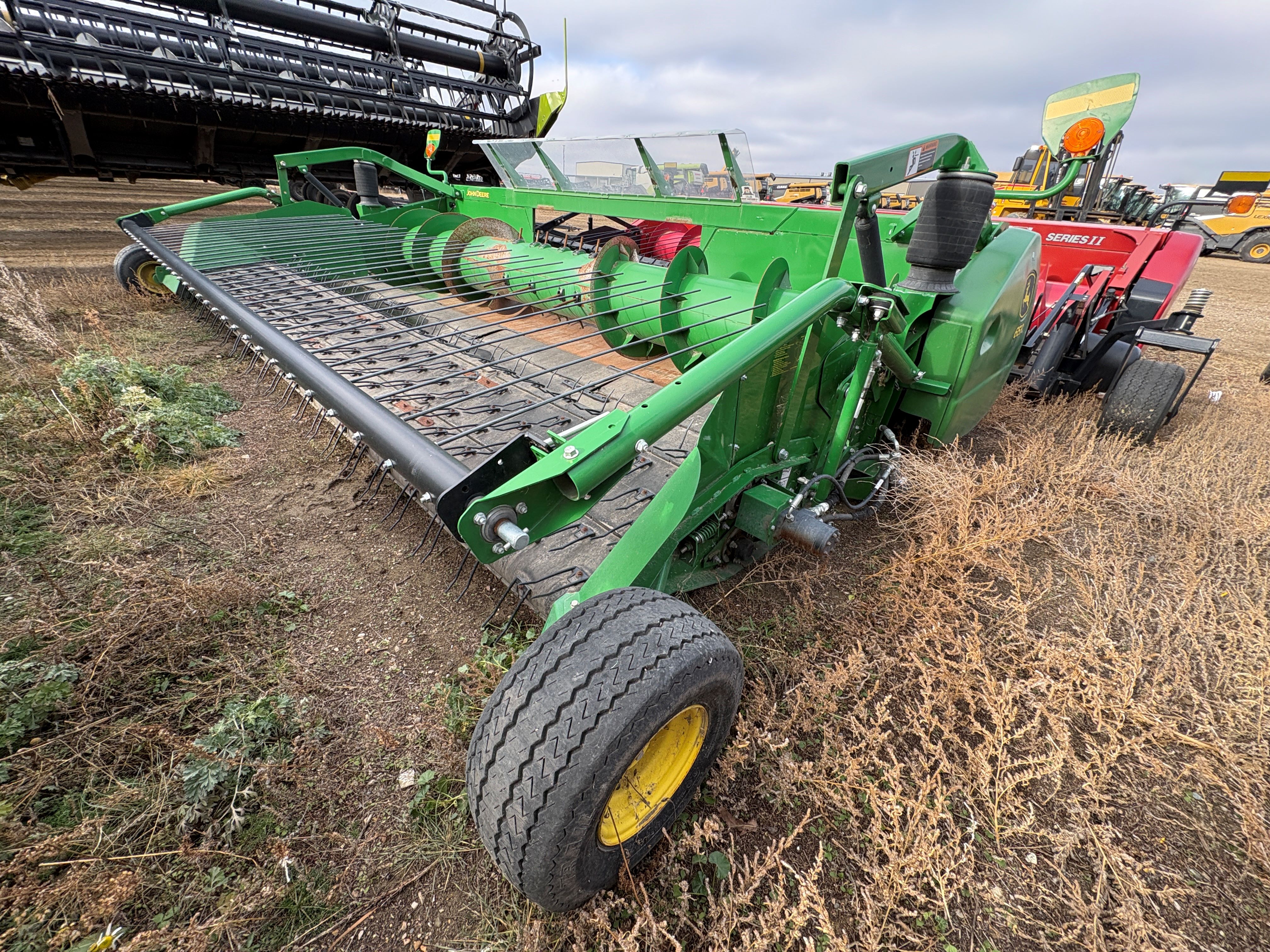 2020 John Deere 615P Header Combine