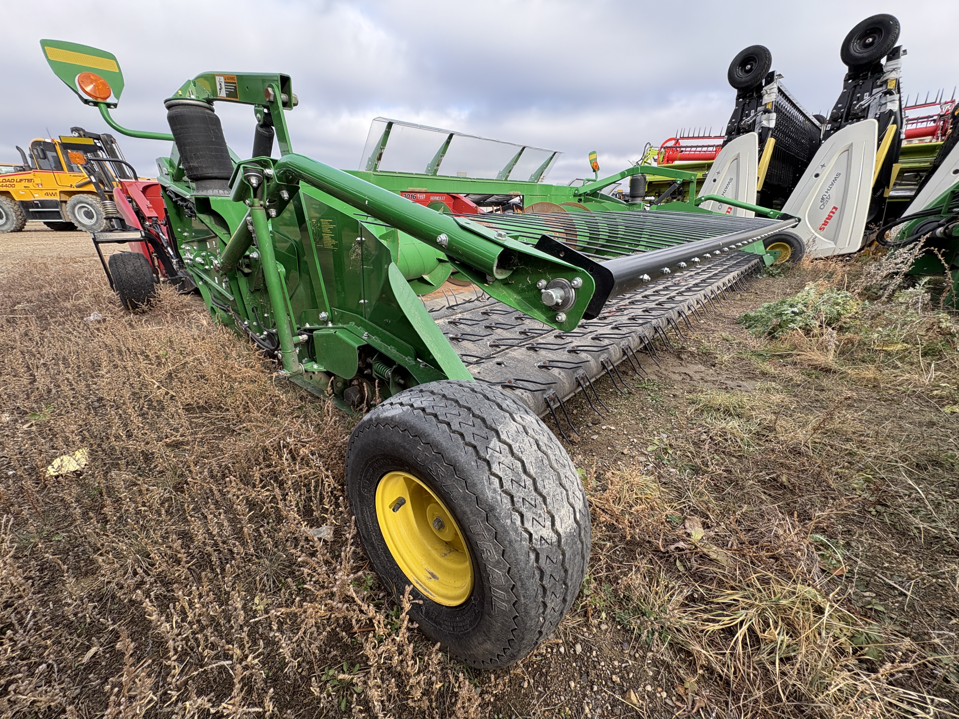 2020 John Deere 615P Header Combine