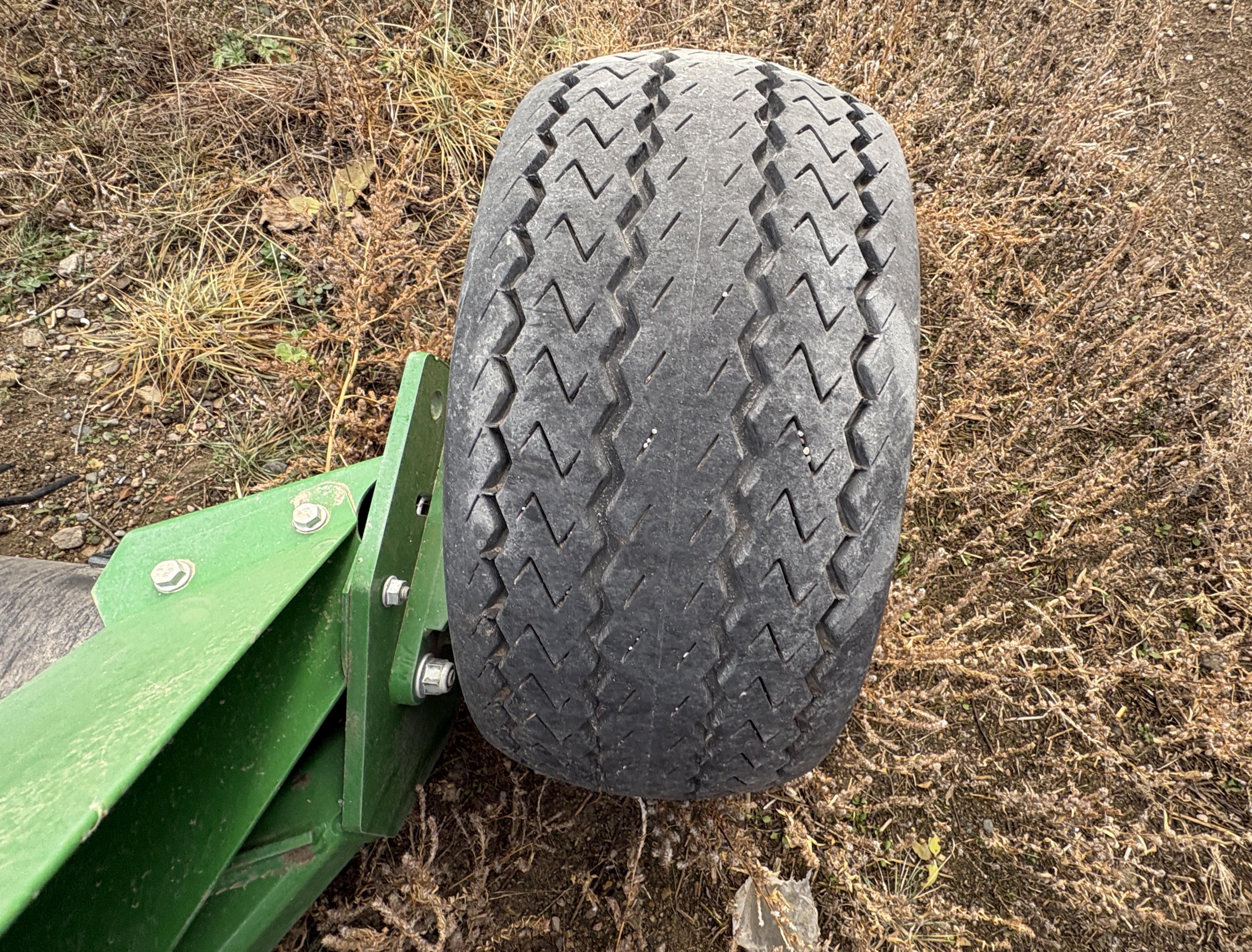 2020 John Deere 615P Header Combine