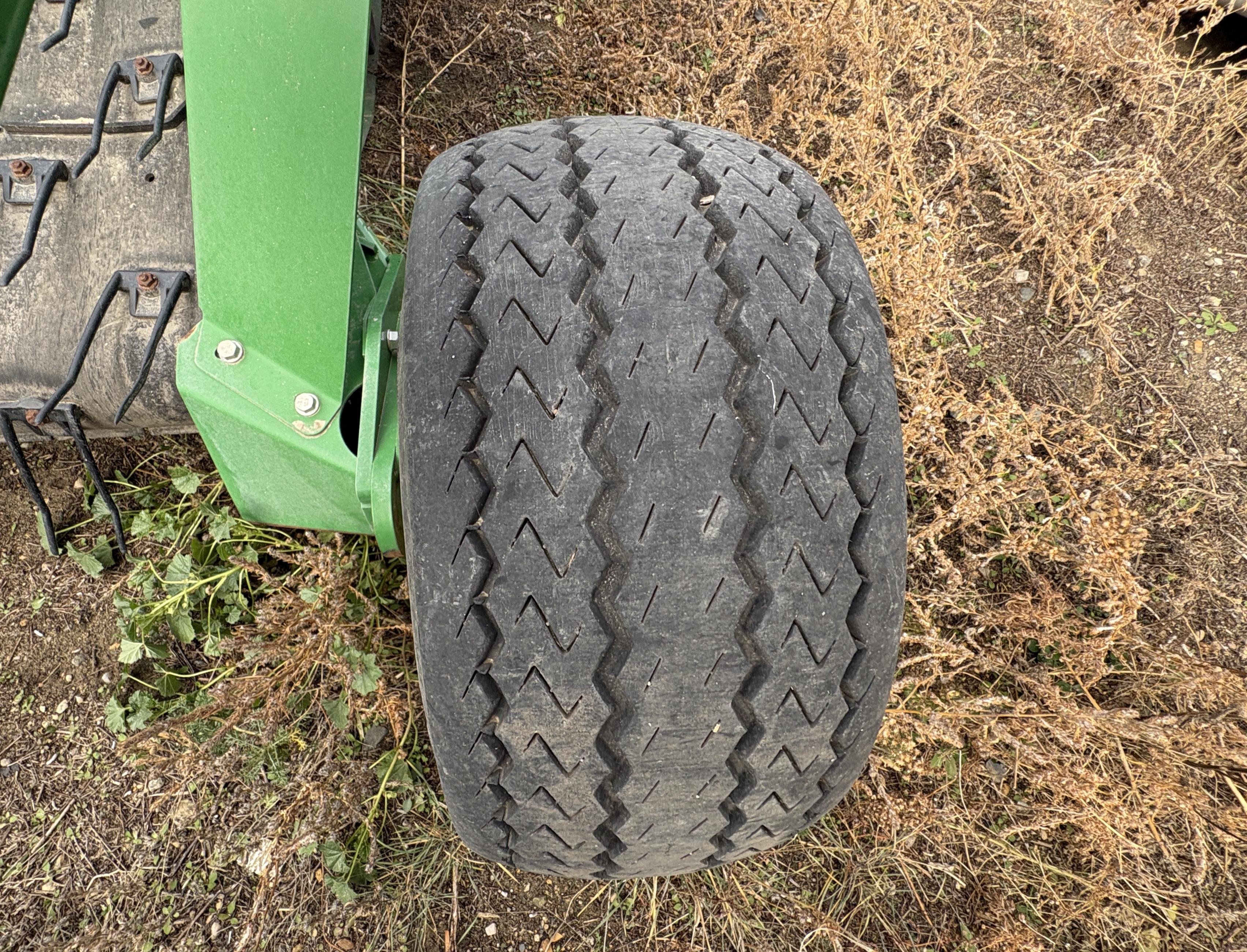 2020 John Deere 615P Header Combine