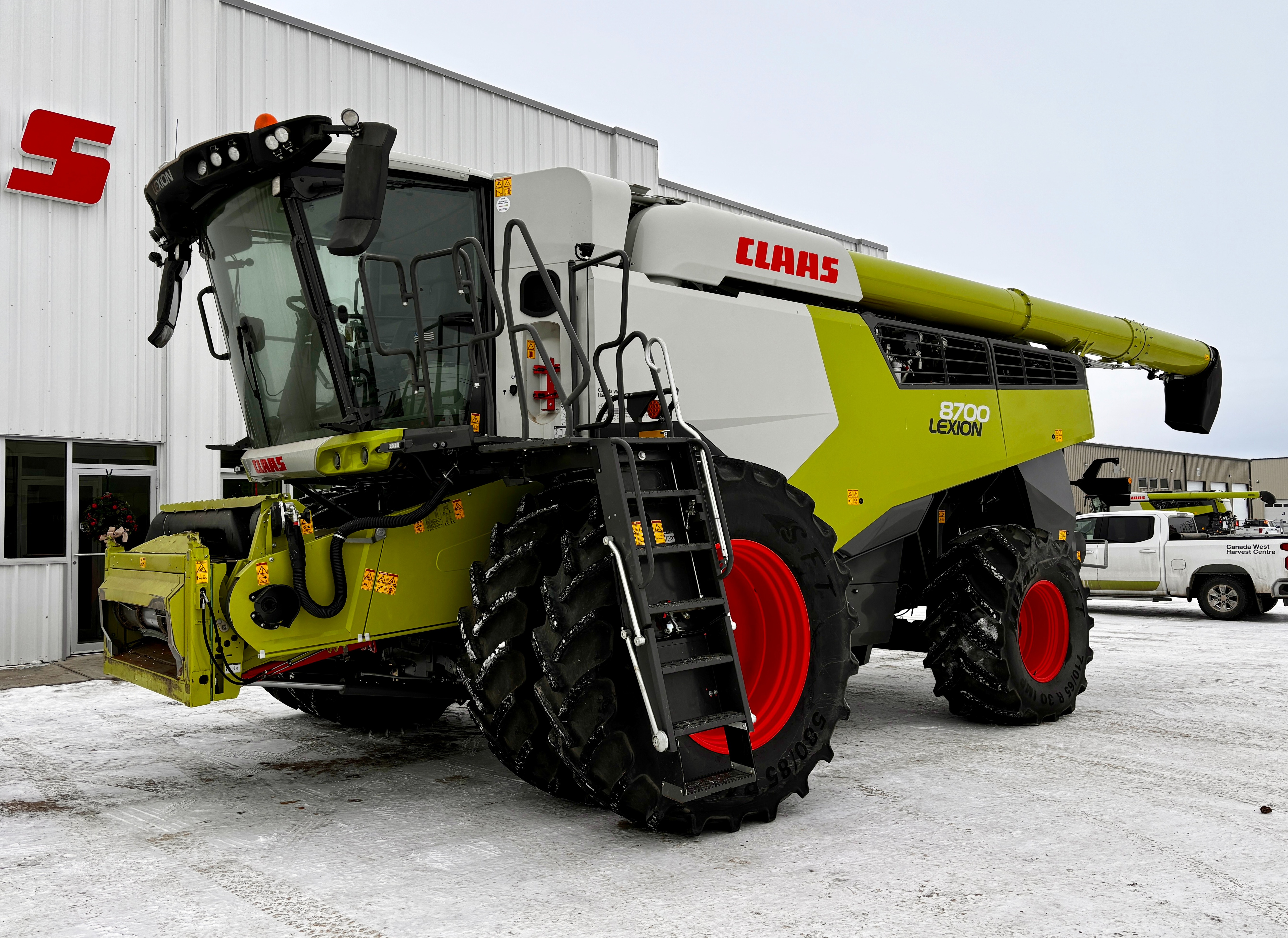 2023 CLAAS 8700 Combine