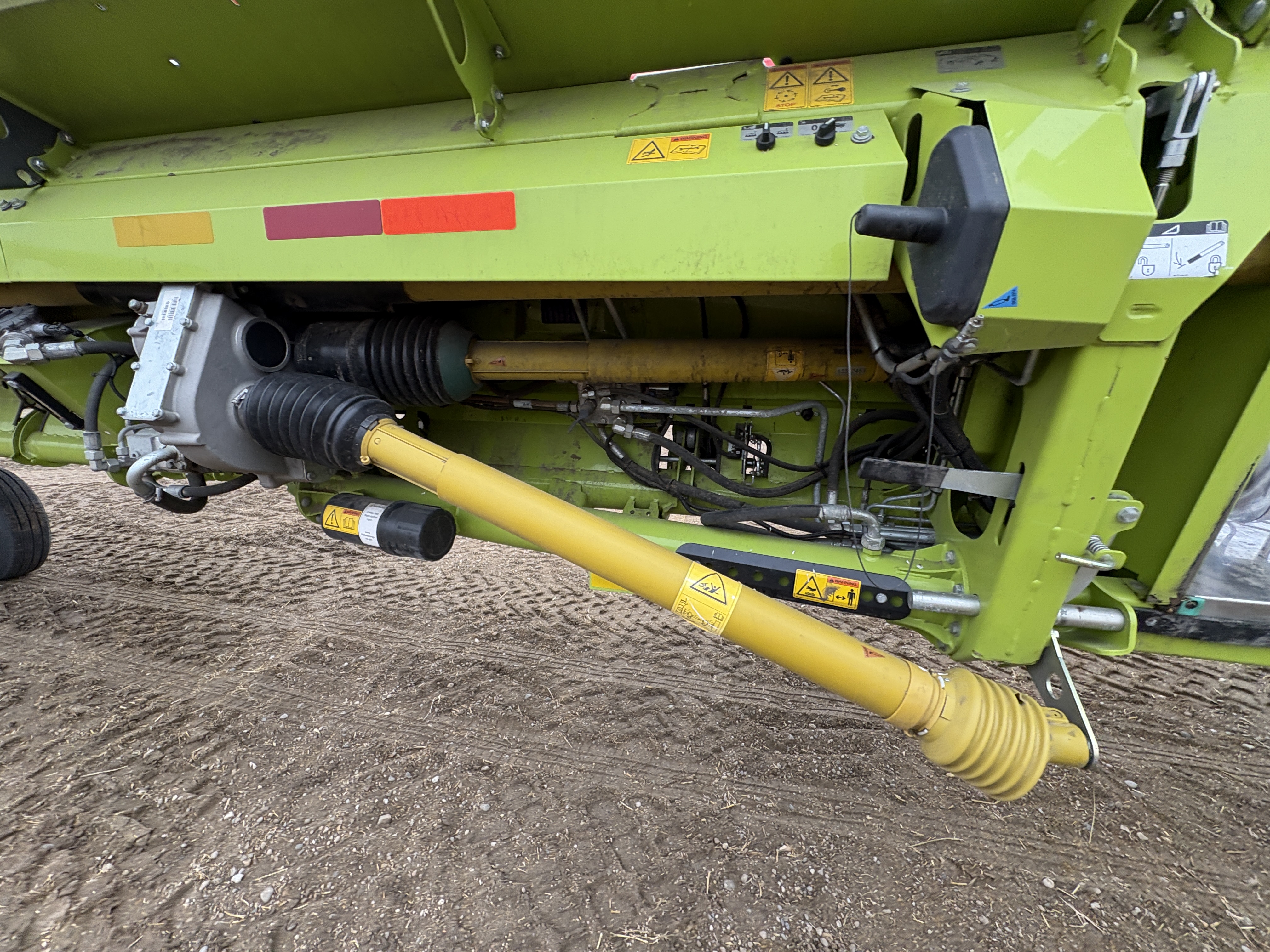 2023 CLAAS Convio Flex 1380 Header Combine