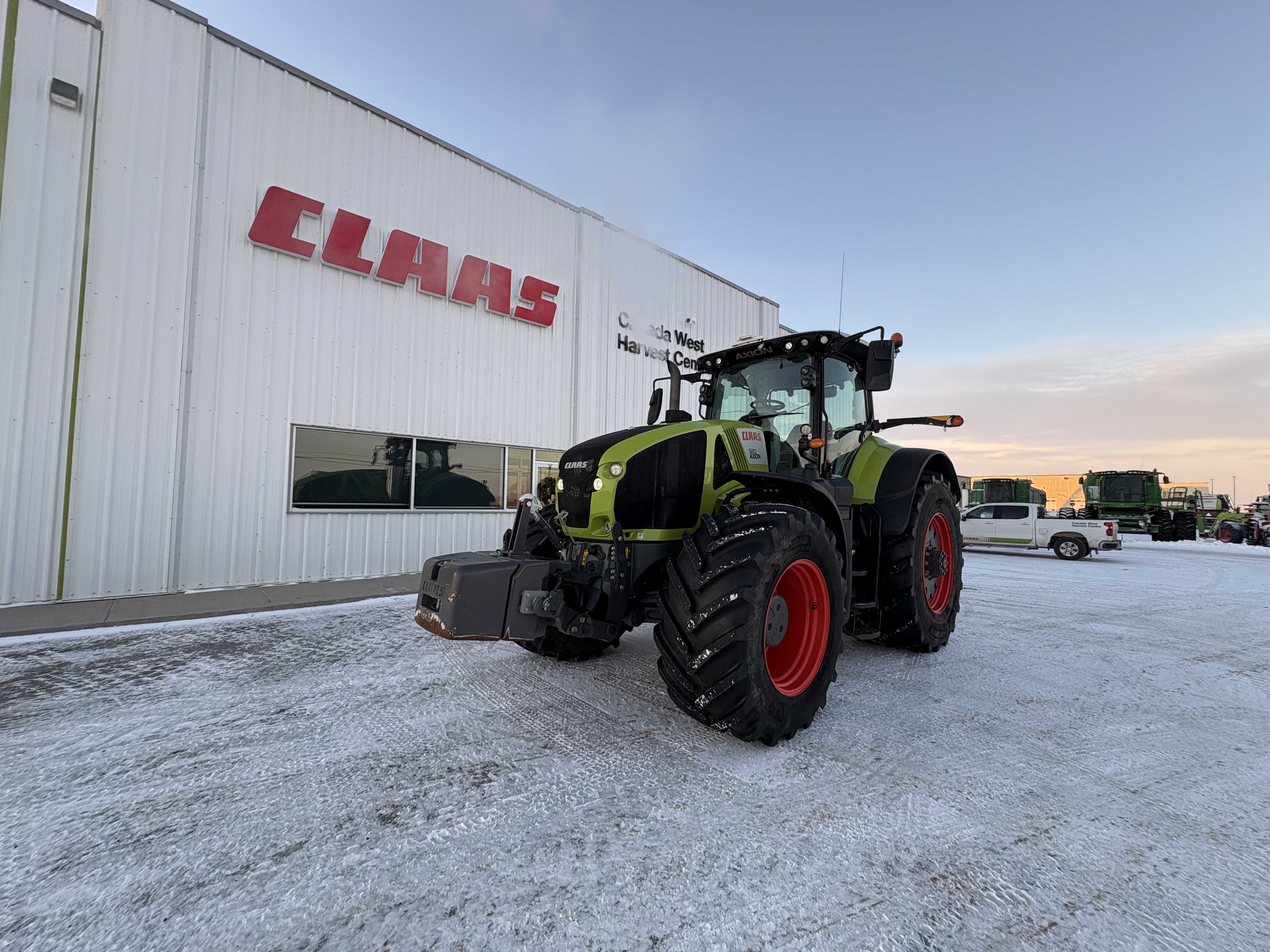 2019 CLAAS 920 Axion Tractor