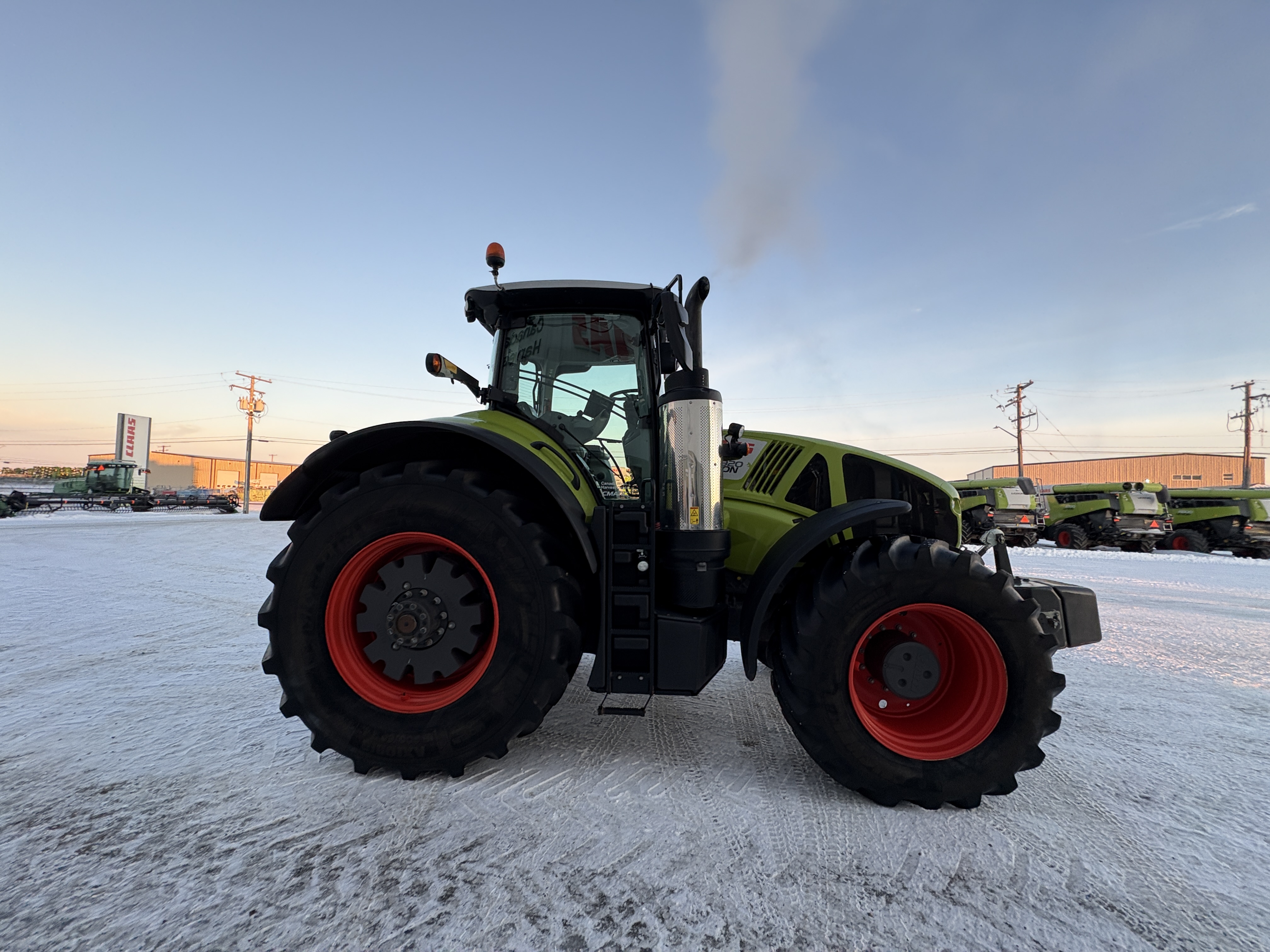 2019 CLAAS 920 Axion Tractor