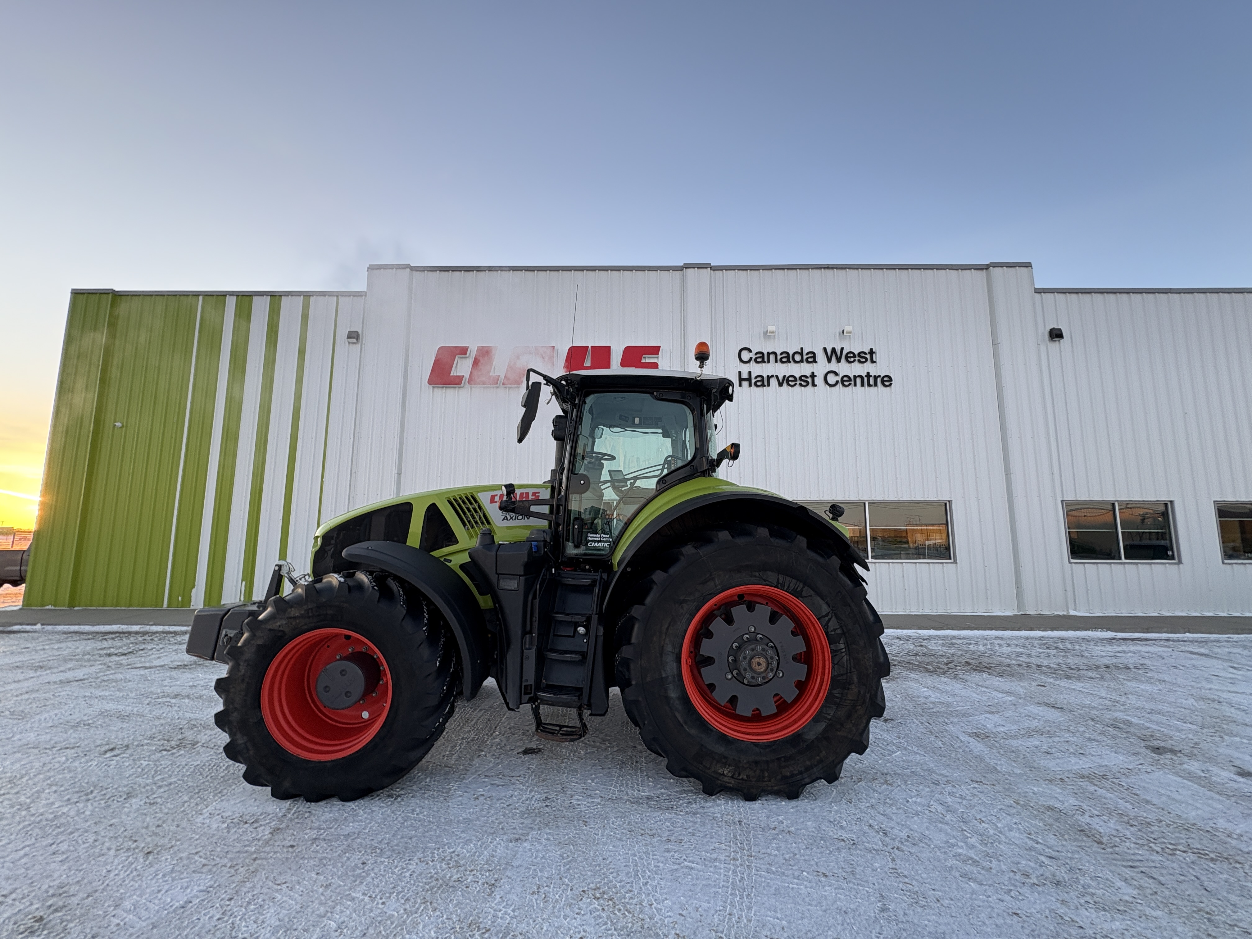 2019 CLAAS 920 Axion Tractor