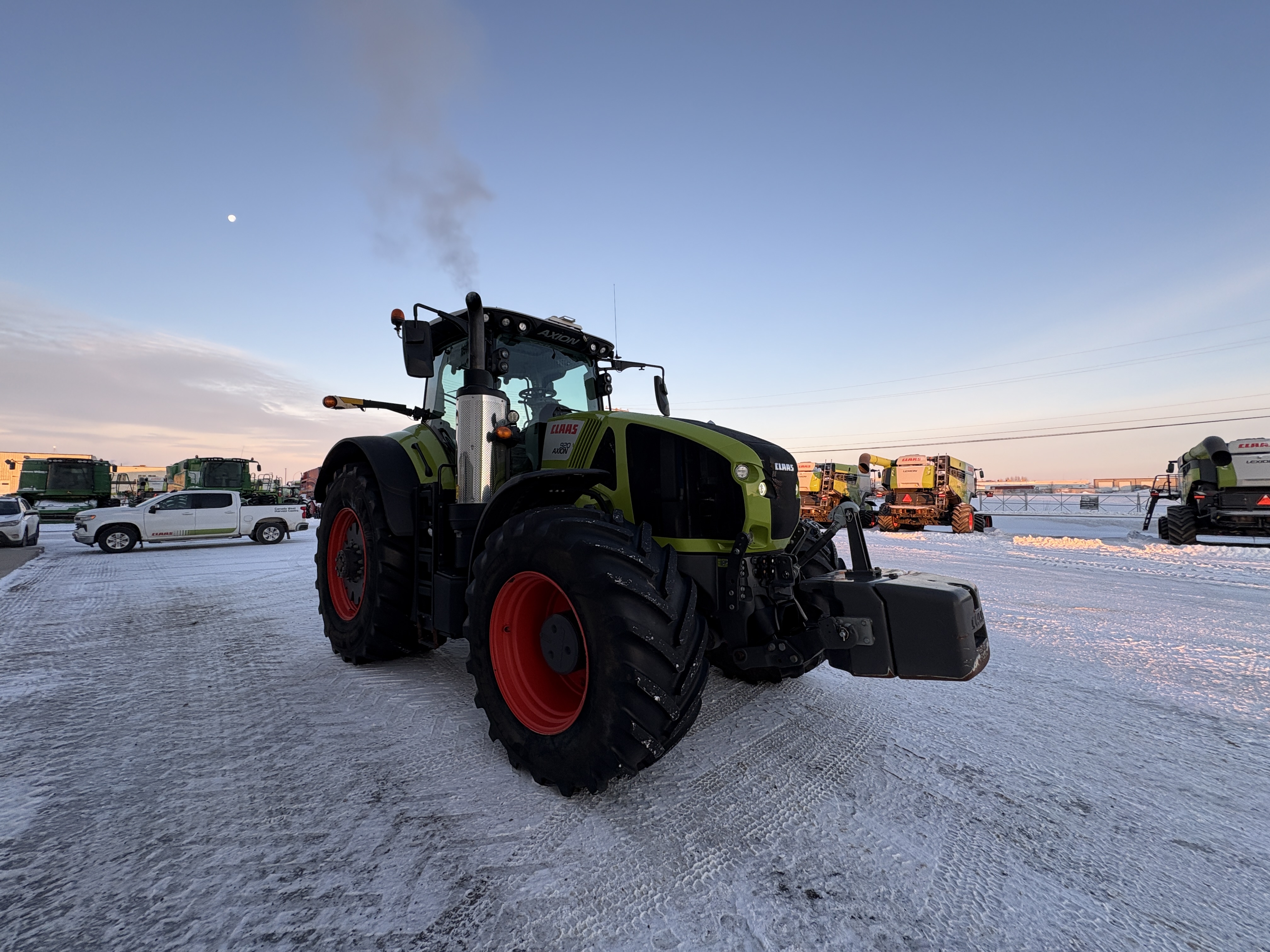 2019 CLAAS 920 Axion Tractor