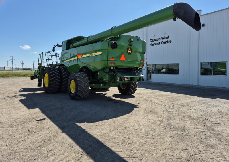 2018 John Deere S790 Combine