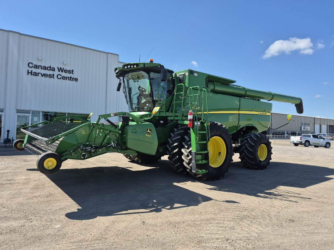 2018 John Deere S790 Combine